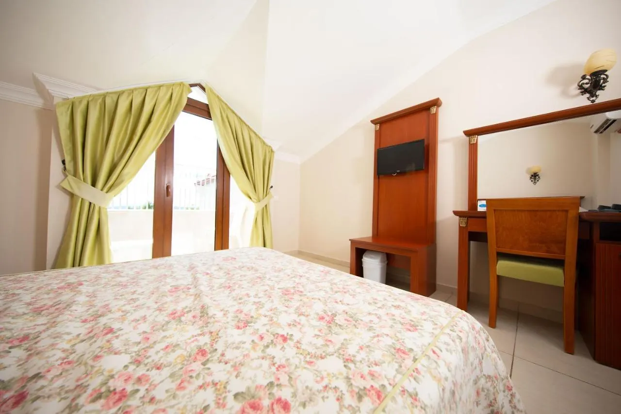Yel Holiday Resort Oludeniz 3*,
